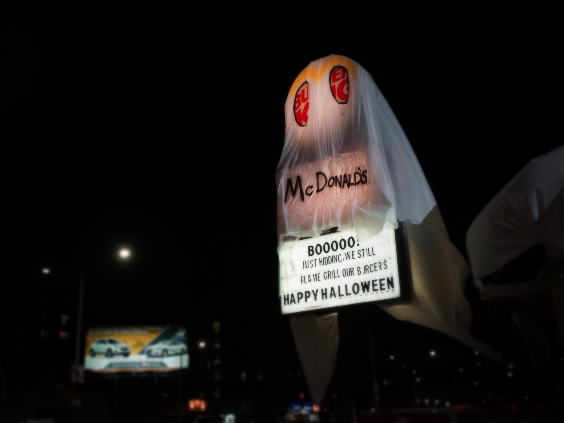 Burger King se déguise en McDonald’s pour Halloween